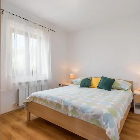 42 Labin (Istria)